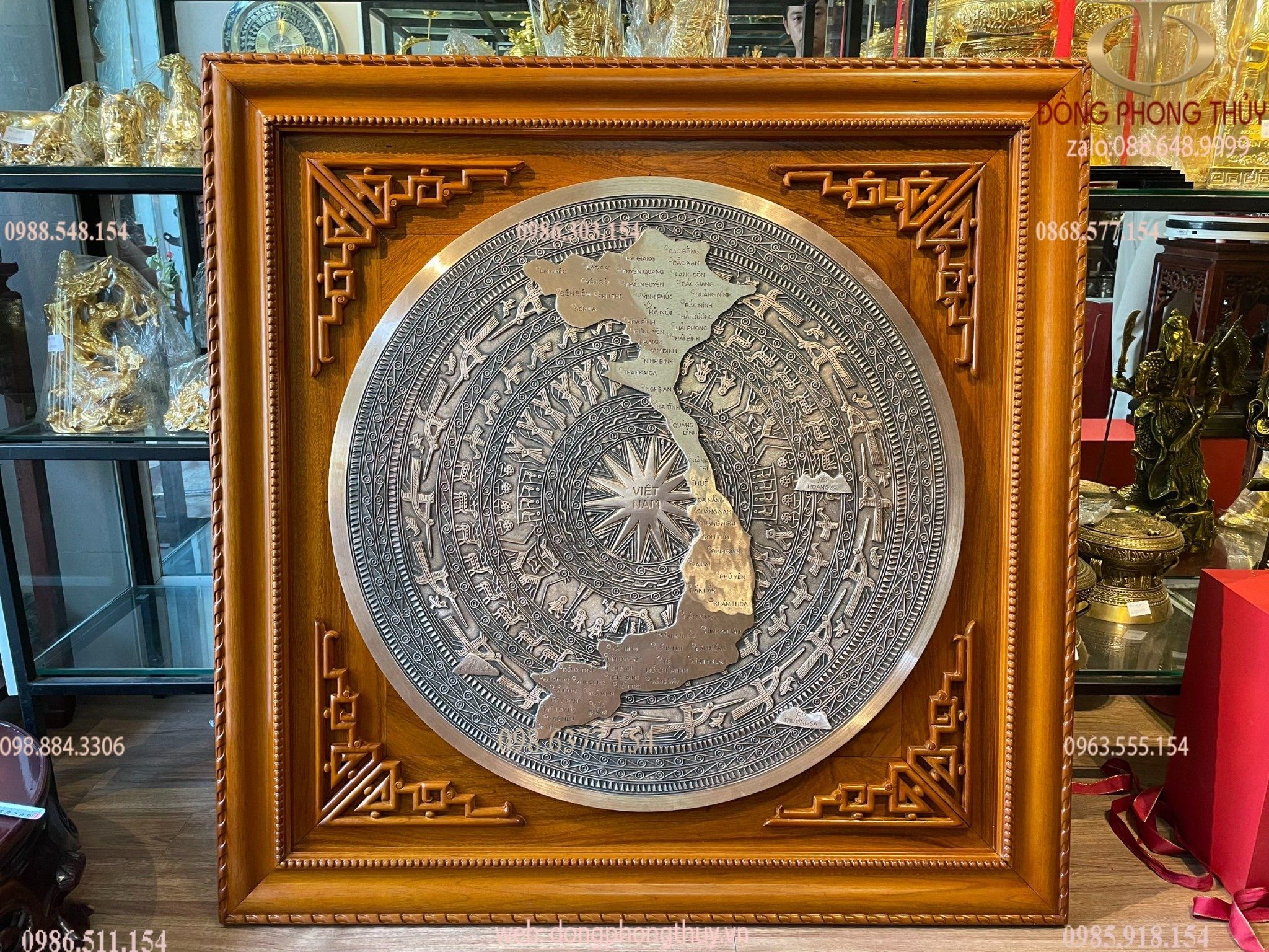 Tranh mặt trống đồng bản đồ Việt Nam 80cm khung gỗ gụ