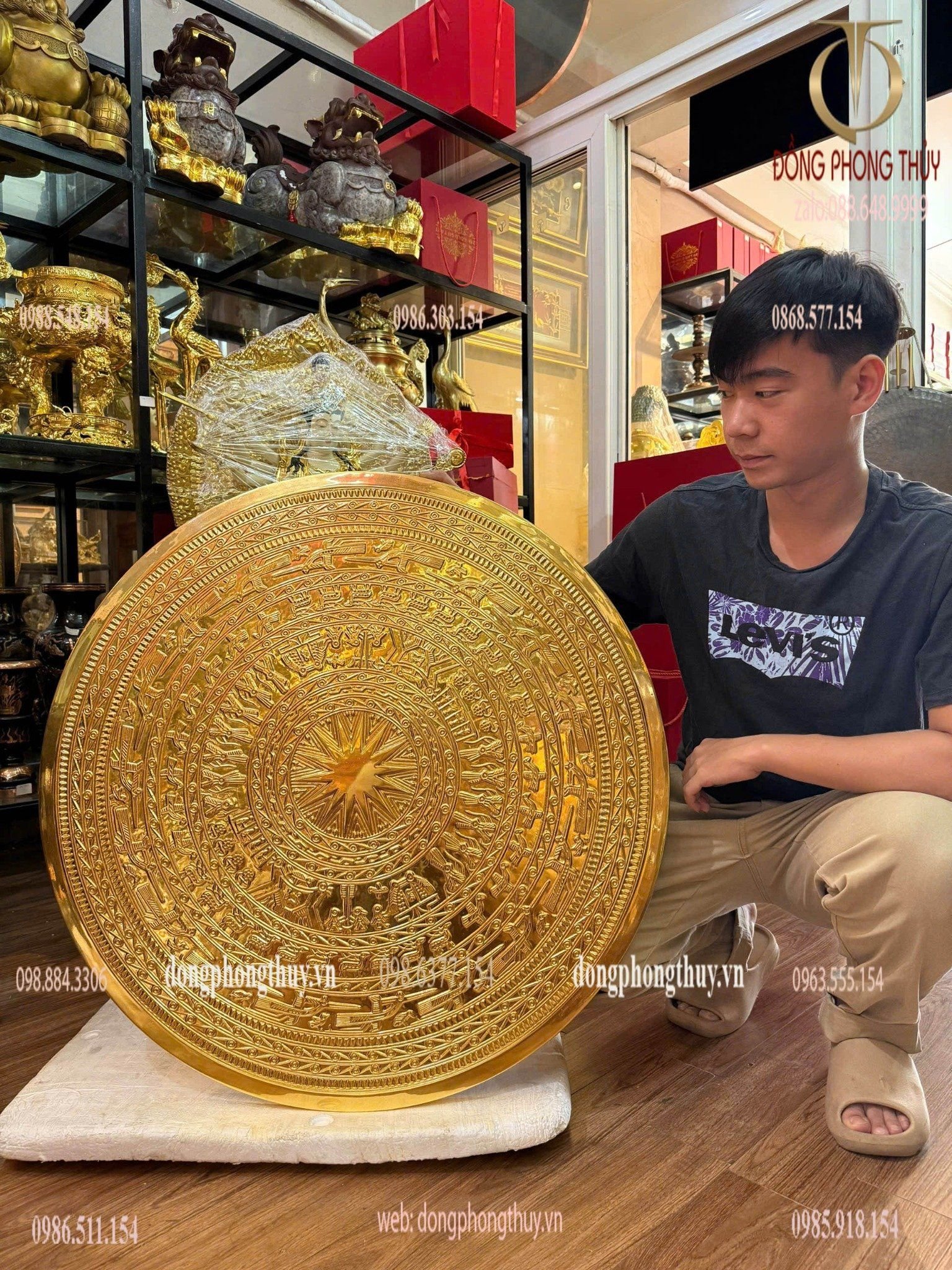 Mặt trống đồng dát vàng 24k đường kính 80cm nặng 21kg