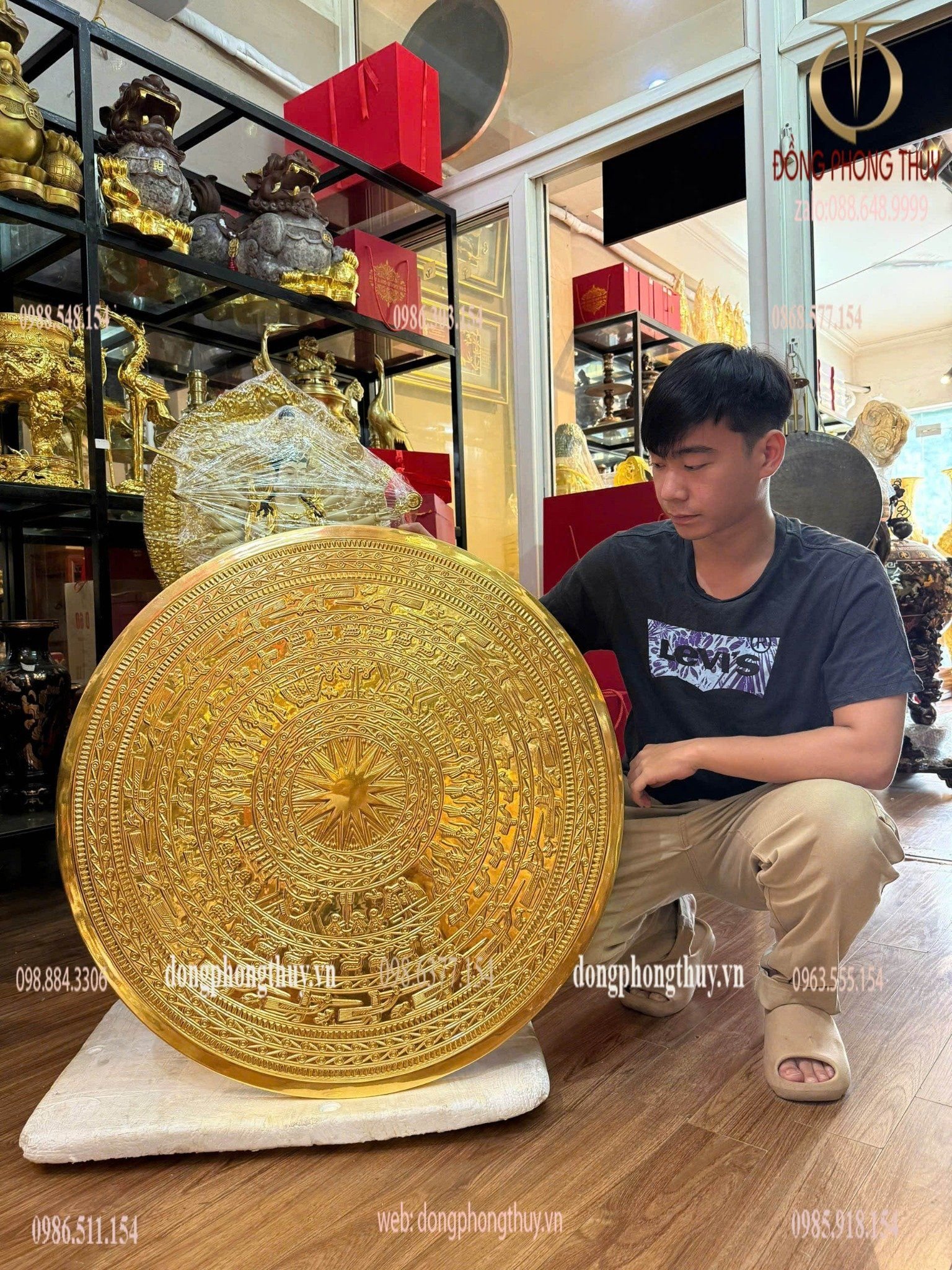 Mặt trống đồng dát vàng 24k đường kính 80cm nặng 21kg