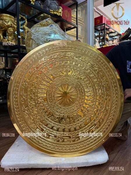 Mặt trống đồng dát vàng 24k đường kính 80cm nặng 21kg