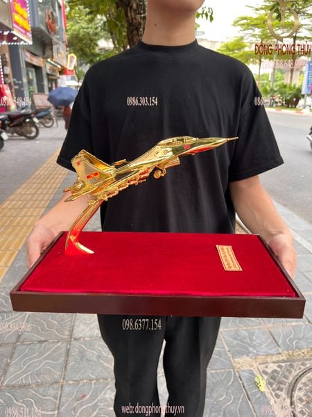 Mô hình máy bay chiến đấu su30 ngang 41 sâu 23 cao 27cm