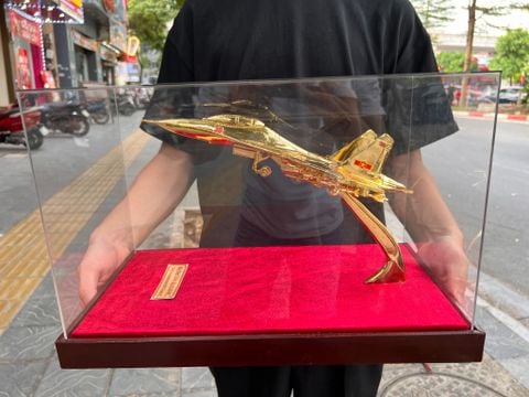 Mô hình máy bay chiến đấu su30 ngang 41 sâu 23 cao 27cm