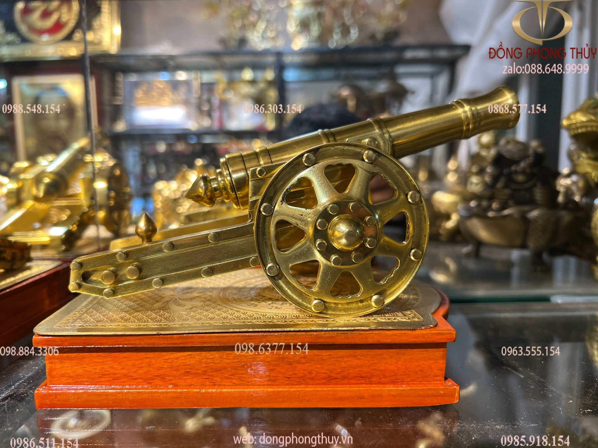 Khẩu pháo thần công bằng đồng thếp vàng 24k
