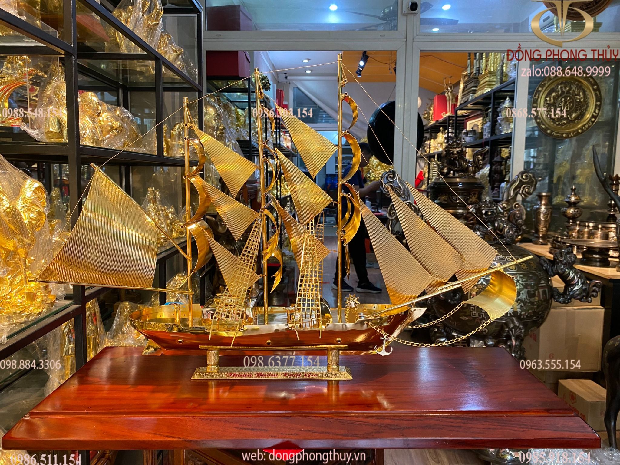 Mô hình thuyền buồm mạ vàng 24k cỡ đại