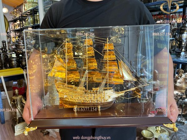 Quà tặng vip:Dài 51cm Mô hình thuyền buồm mạ vàng 24k