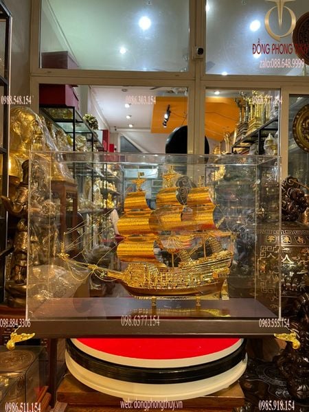 Quà tặng sếp: Mô hình thuyền buồm mạ vàng 24k 51cm