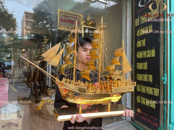 Quà tặng vip: Mô hình thuyền buồm mạ vàng 24k cao 68cm ngang 86cm