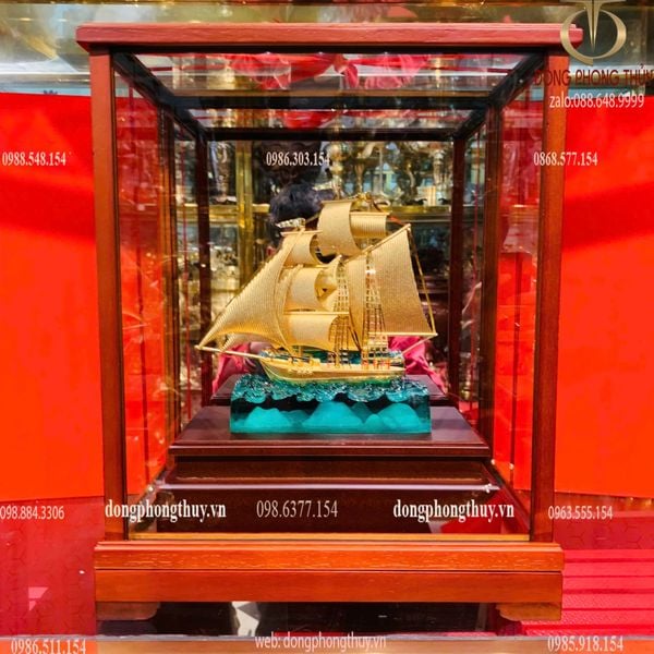 Mô hình thuyền buồm mạ vàng 24k 17x29x35cm