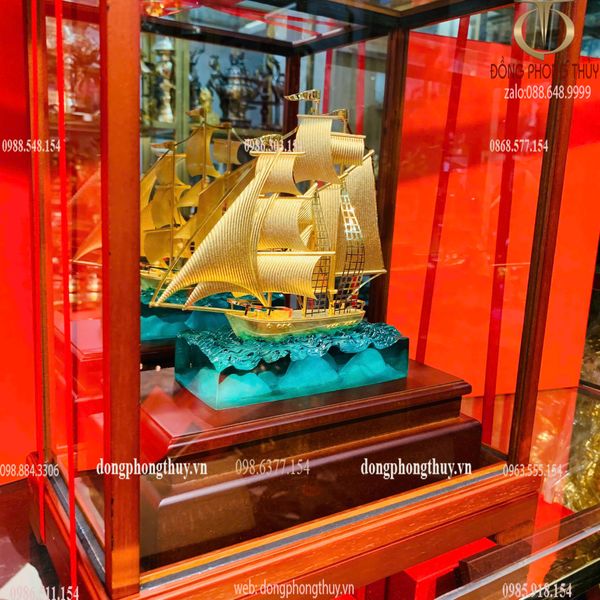 Mô hình thuyền buồm mạ vàng 24k 17x29x35cm