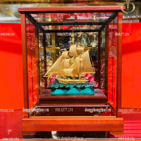 Mô hình thuyền buồm mạ vàng 24k 17x29x35cm