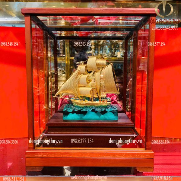 Mô hình thuyền buồm mạ vàng 24k 17x29x35cm