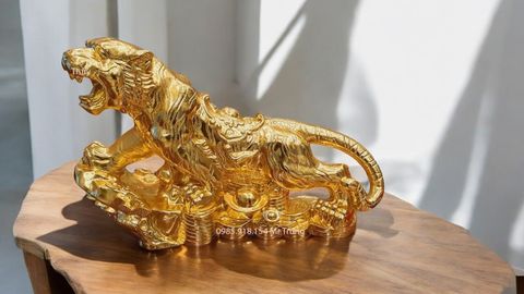 tượng hổ mạ vàng 24k núi đá