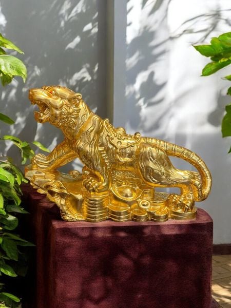 Tượng hổ bằng đồng dát vàng 24K Cao 13 ngang 21 sâu 7 nặng 1kg