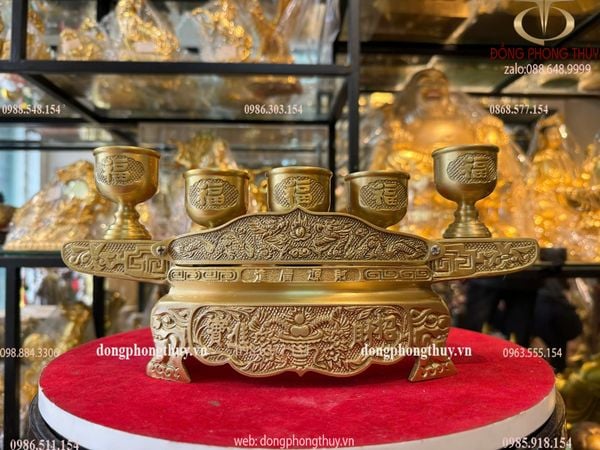 Ngai chén thờ đồng cát tút
