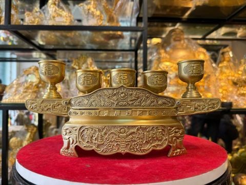 Ngai chén thờ đồng cát tút