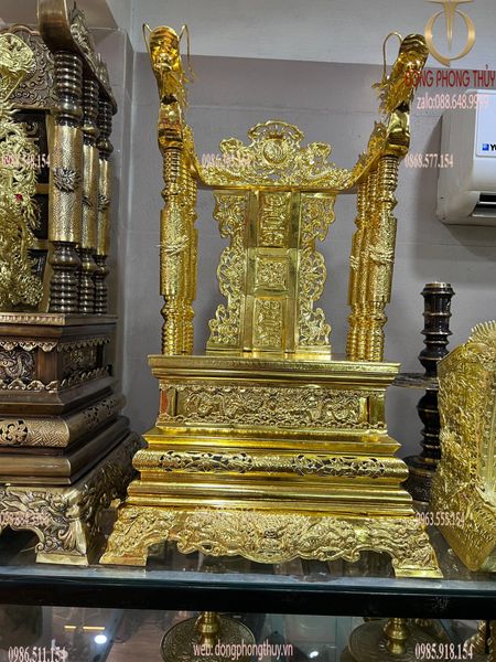 Ngai thờ bằng đồng 69cm dát vàng