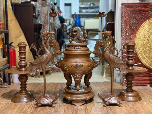 Bộ đỉnh đồng thờ Ngũ sự dơi cao 60cm nặng 33kg màu cổ