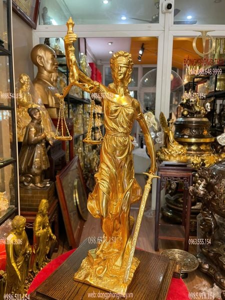 Cán cân công lý - Nữ thần công lý bằng đồng dát vàng 24K cao 46 nặng 3,8kg