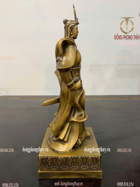 Tượng nữ tướng Lê Chân