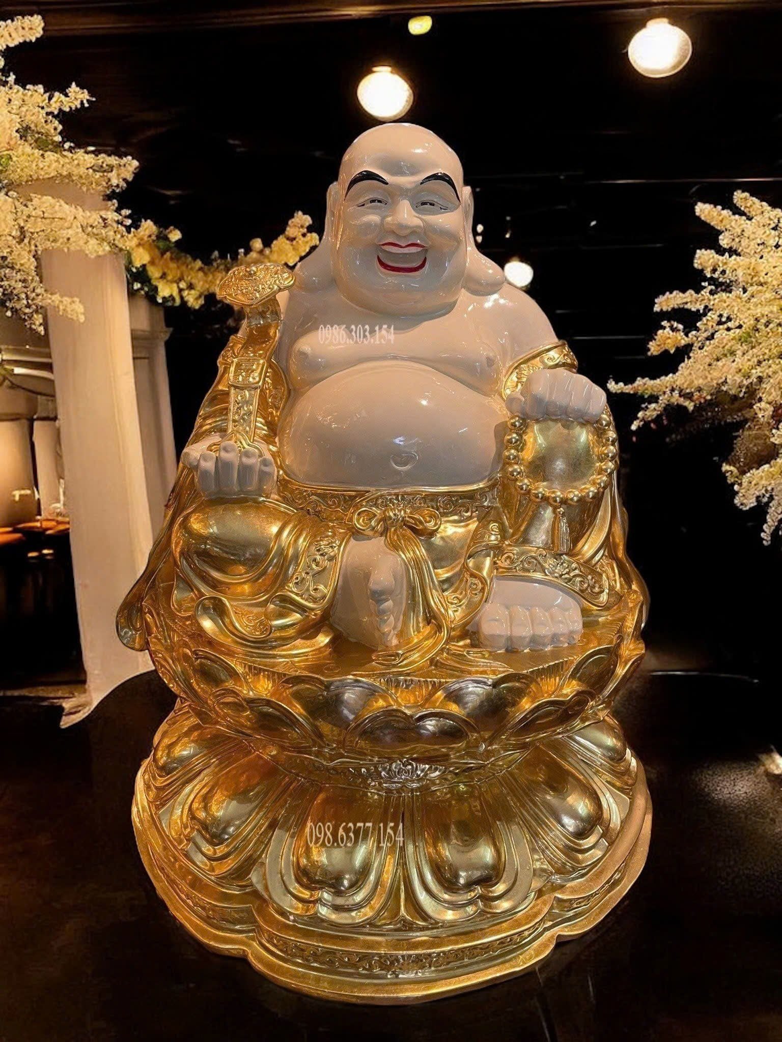 Tượng Di Lặc tọa đài sen dát vàng vẽ màu cao 50cm