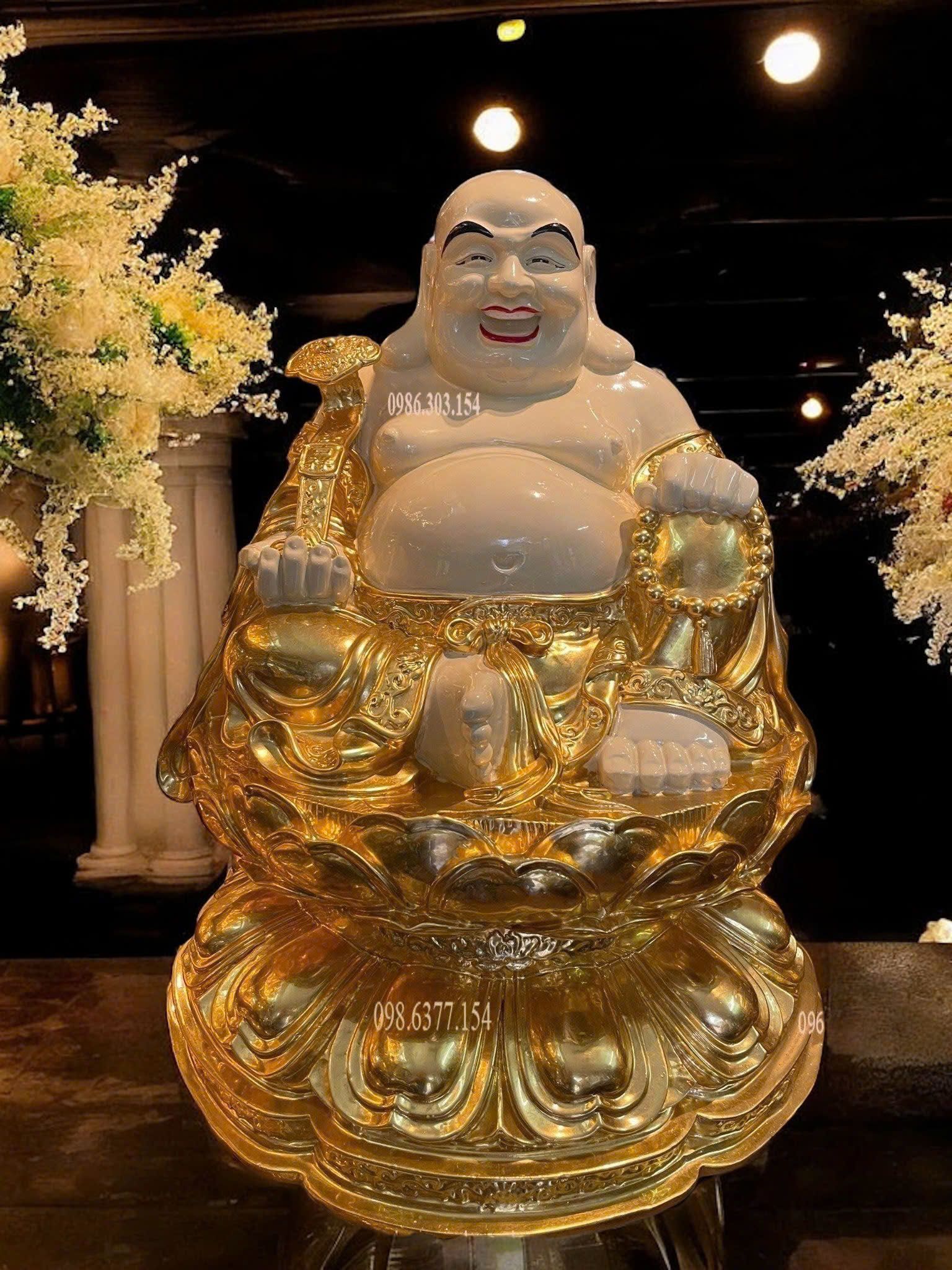 Tượng Di Lặc tọa đài sen dát vàng vẽ màu cao 50cm