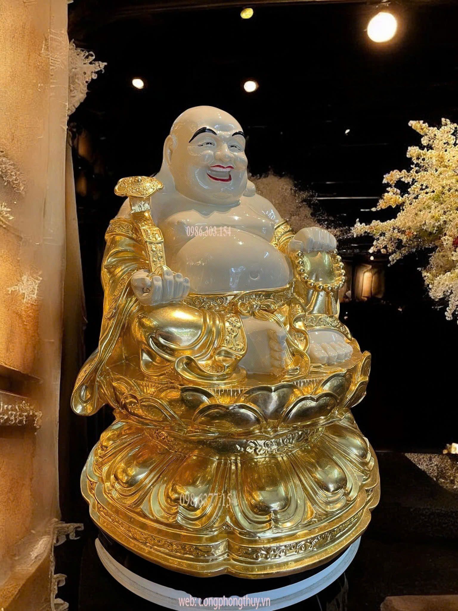 Tượng Di Lặc tọa đài sen dát vàng vẽ màu cao 50cm