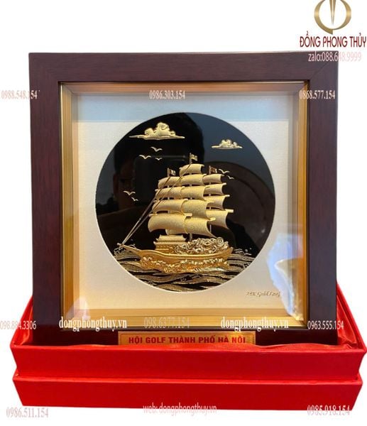 Tranh mạ vàng:  thuyền buồm mạ vàng 20x20x3,5cm
