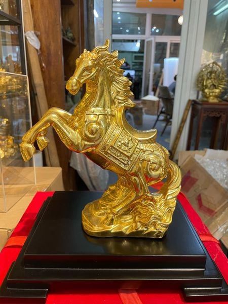 Tượng ngựa mạ vàng Cao 17.5 ngang 13 rộng 7 nặng 900g bằng đồng dát vàng 24k