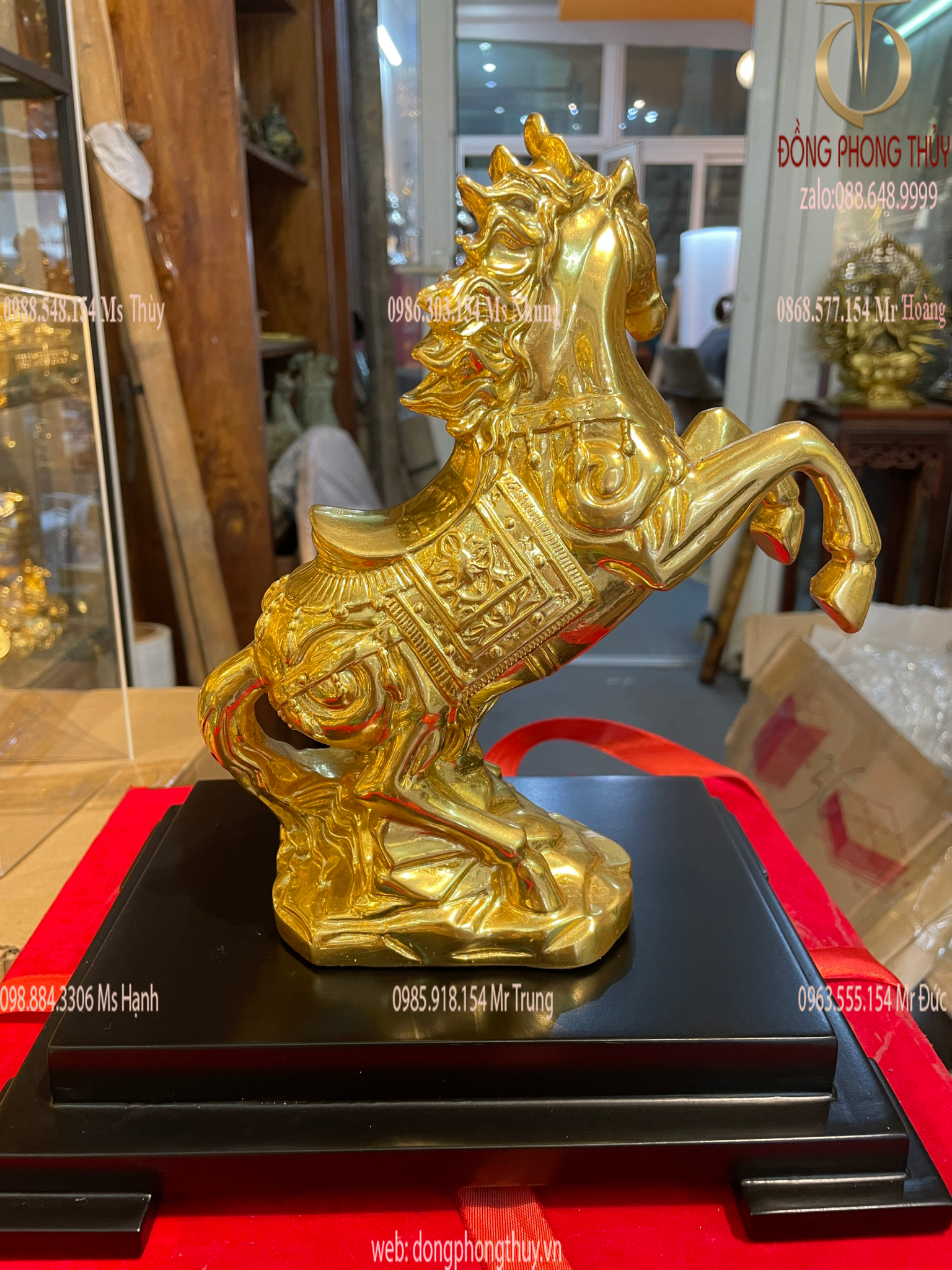 Quà tặng sếp tuổi Ngọ - tượng ngựa phong thủy bằng đồng dát vàng 24k