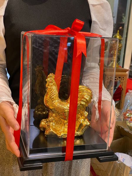 Quà tặng sếp : Tượng gà phong thủy bằng đồng dát vàng 24k