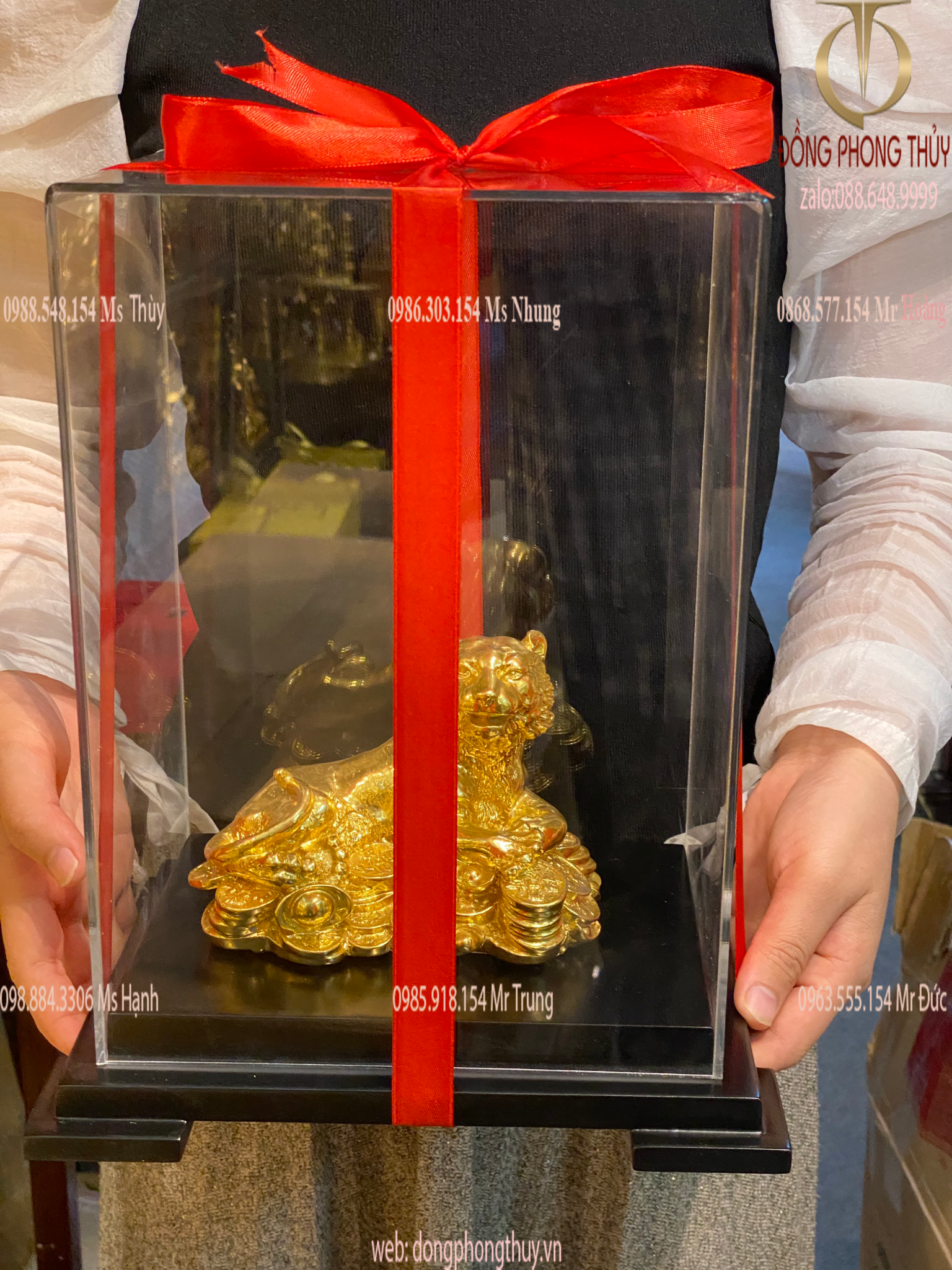 Quà tặng sếp: tượng hổ nằm mạ vàng 24k bằng đồng