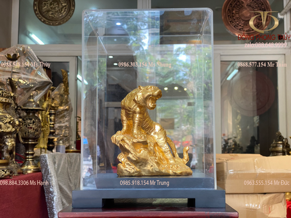 Quà tặng mạ vàng: Tượng hổ dát vàng 24k