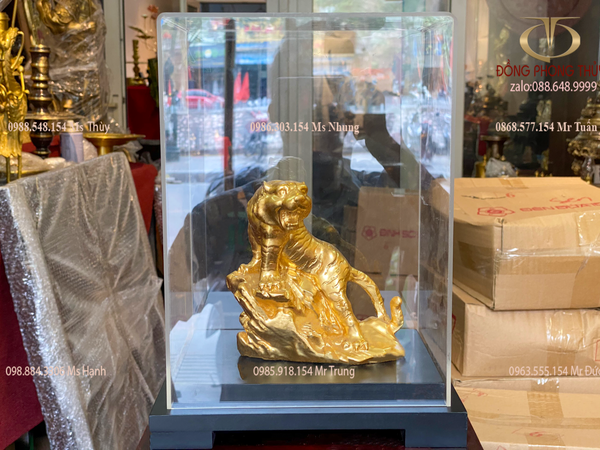 Quà tặng mạ vàng: Tượng hổ dát vàng 24k