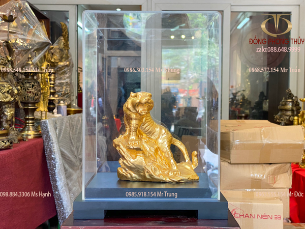 Quà tặng mạ vàng: Tượng hổ dát vàng 24k