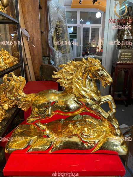 Quà tặng sếp: Tượng ngựa mạ vàng bằng đồng dát vàng 24k