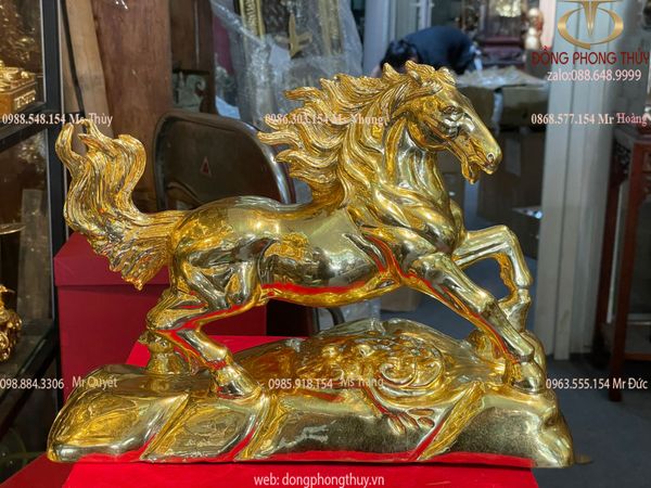 Quà tặng sếp: Tượng ngựa mạ vàng bằng đồng dát vàng 24k