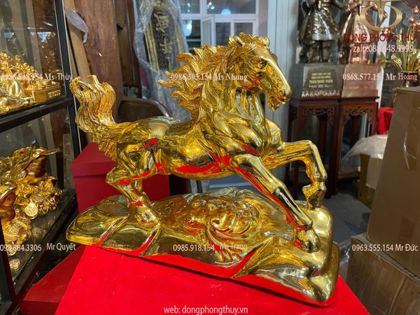 Quà tặng sếp: Tượng ngựa mạ vàng bằng đồng dát vàng 24k