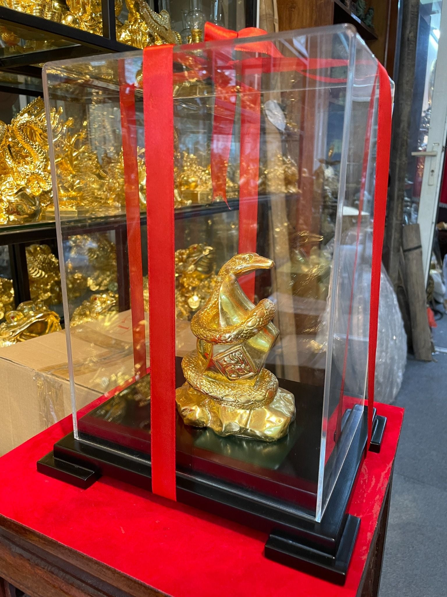 Quà tặng sếp: Tượng rắn mạ vàng phong thủy bằng đồng dát vàng 24k