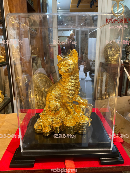 Quà tặng: Tượng mèo dát vàng 24k bằng đồng