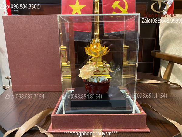 Quà tặng doanh nghiệp-Hoa sen mạ vàng-hộp hoa sen 3 cành mạ vàng 24k