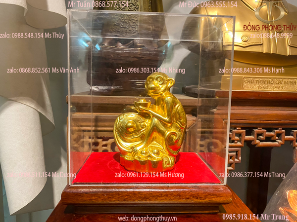 Quà tặng sếp tượng khỉ ôm tiền phong thủy bằng đồng mạ vàng 24k