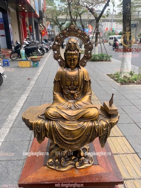Tượng Quan Âm ngồi bệ đá bằng đồng vàng nguyên chất xi hun