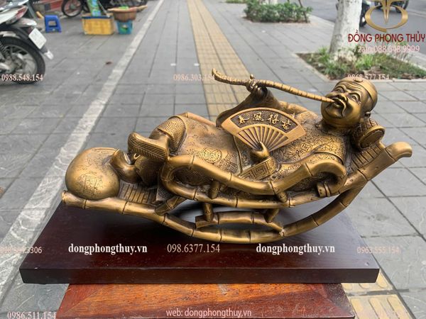 Quản gia cao 20 ngang 37 nặng 6.5kg