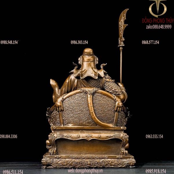 Quan thánh đế quân - Quan công ngồi đọc sách