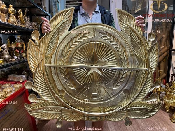 Quốc huy công an bằng đồng ngang 104 cao 90