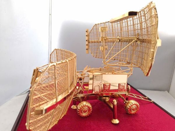 Mô hình đài radar P-35/37 