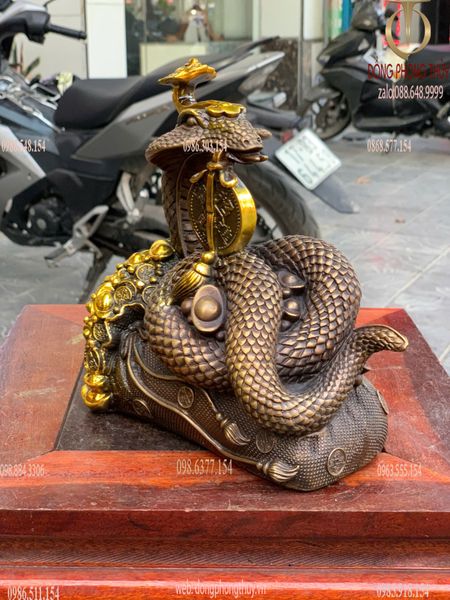 Tượng rắn phong thủy bằng đồng Cao 20cm ngang 17cm nặng 2,5kg