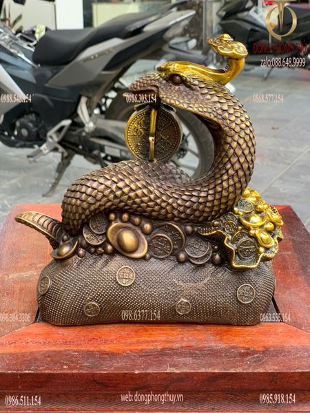 Tượng rắn phong thủy bằng đồng Cao 20cm ngang 17cm nặng 2,5kg