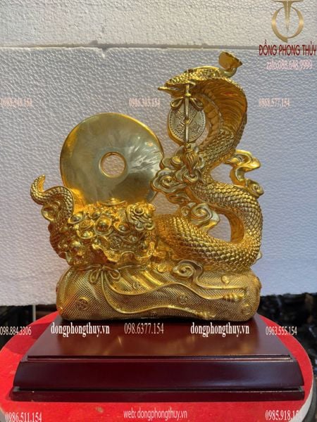 Tượng rắn ôm đồng tiền bằng đồng dát vàng 24k Cao 31 ngang 23 sâu 9 nặng 5,5kg