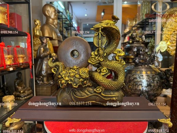 Tượng rắn ôm đồng tiền bằng đồng Cao 31 ngang 23 sâu 9 nặng 5,5kg